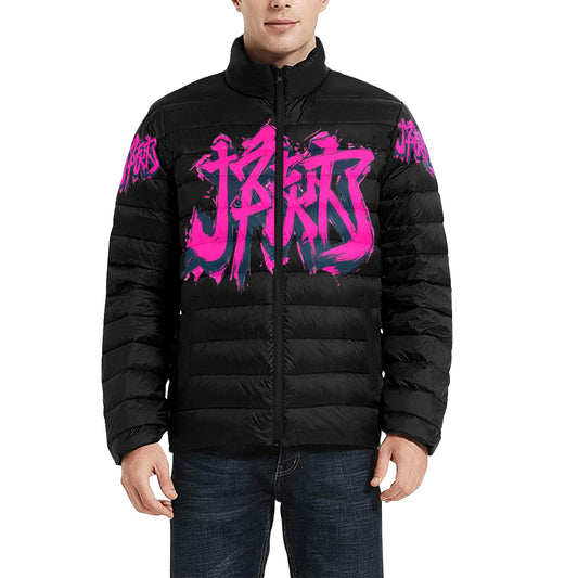 Giacca Bomber Uomo Collezione JSports Momo K47 Neon Pulse ArmTag JSHUB – Base Nera con Stampa Centrale e Tag Spalle Fucsia Neon