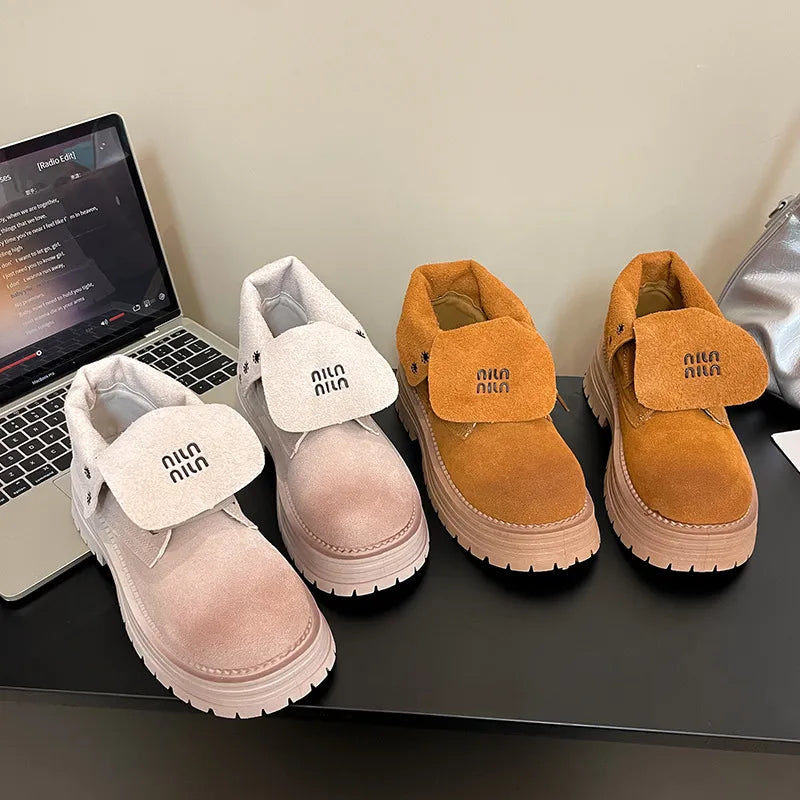 Stivali Stringati con Plateau Punta Tonda