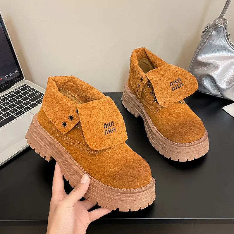 Stivali Stringati con Plateau Punta Tonda