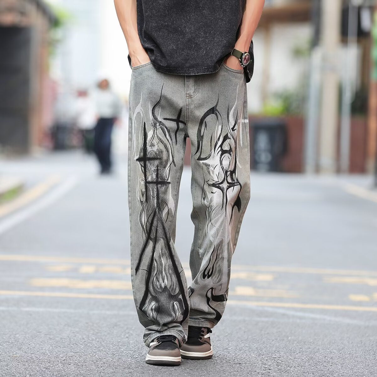 Jeans dritti vintage con graffiti fiamma