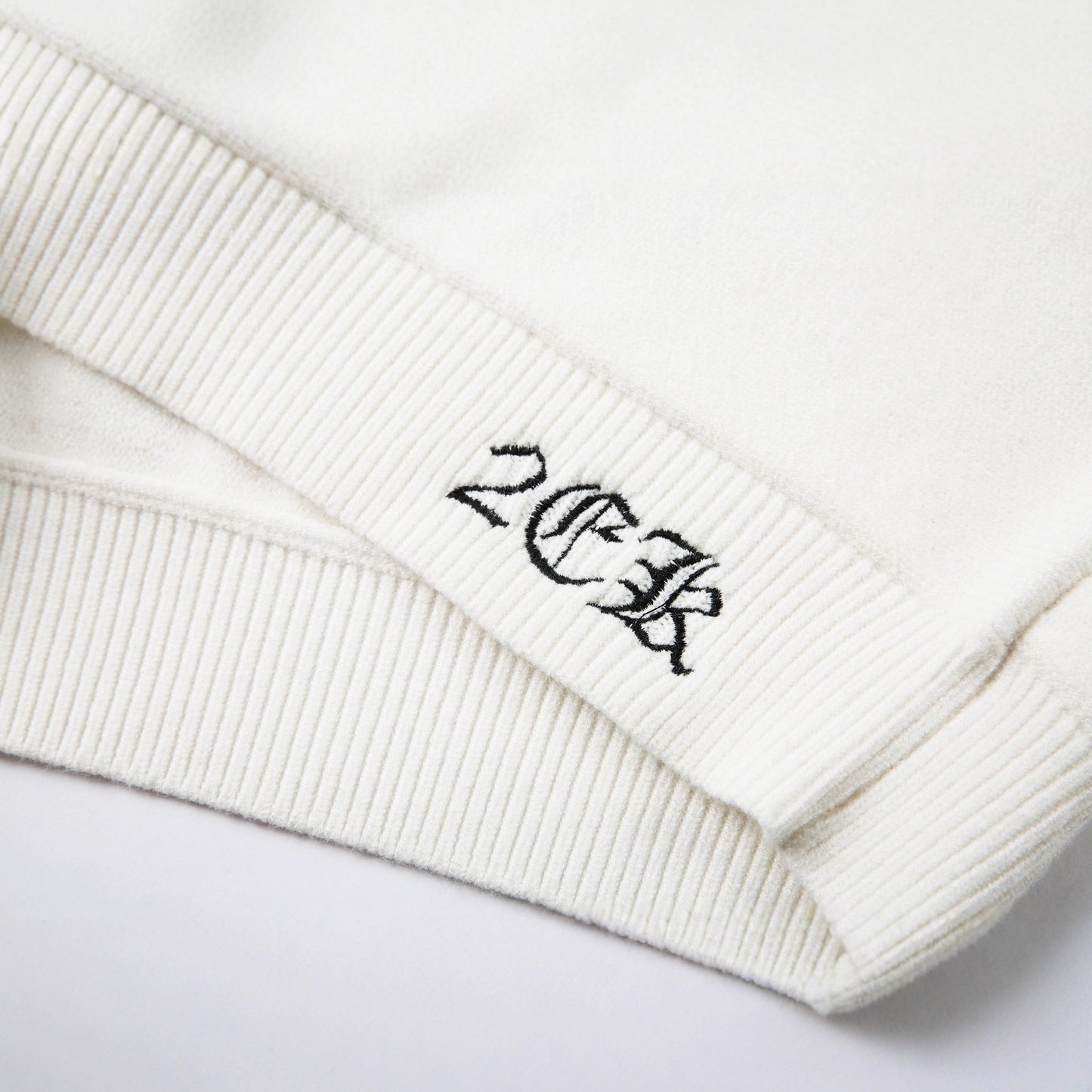 Maglione Donna Streetwear Off Shoulder Bianco Ricamo Croce