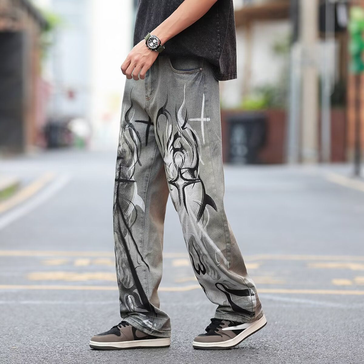 Jeans dritti vintage con graffiti fiamma